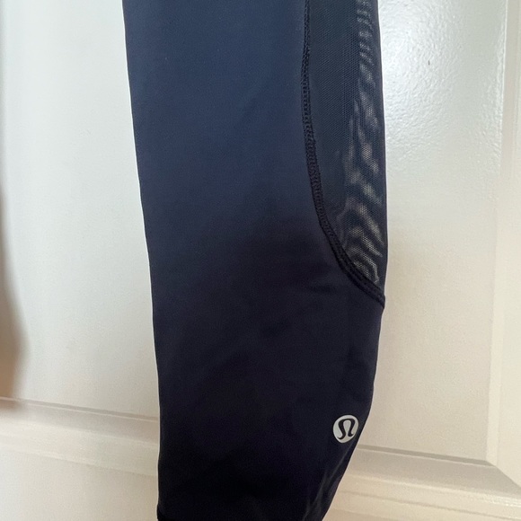 LULULEMON Fit Physique Black Full Length Fishnet Mesh Panels Pockets Legging - Picture 3 of 3